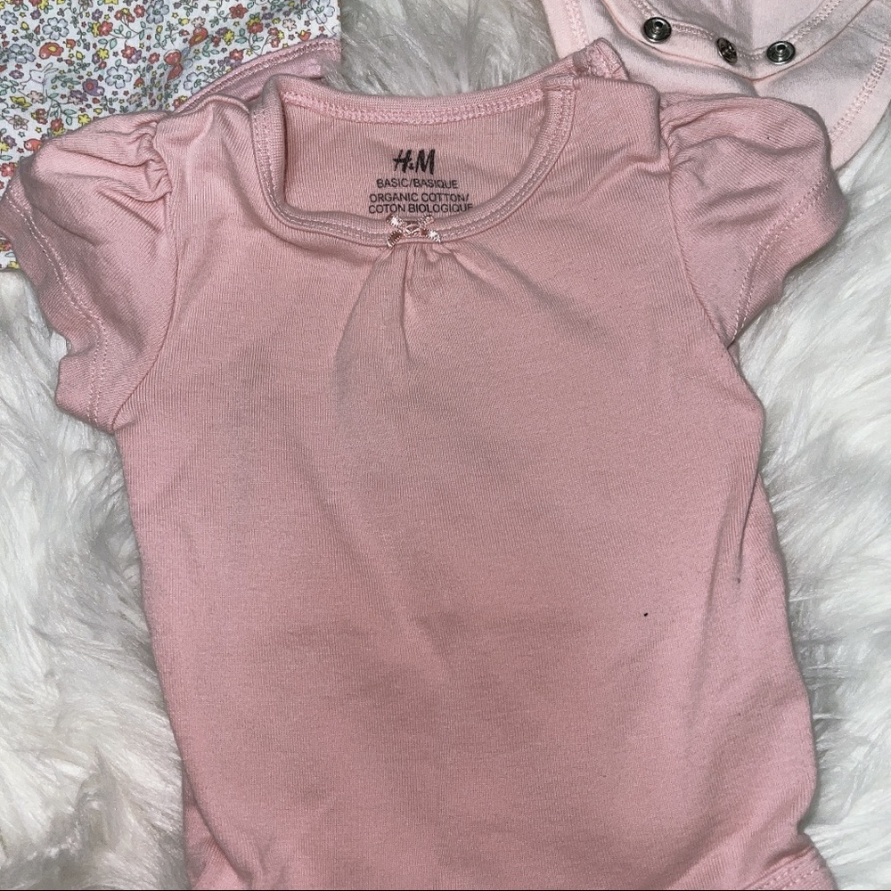 Baby girl body suit 0-6 months - Picture 3 of 3